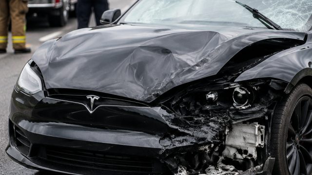 Tragic Tesla Autopilot Incident Raises Safety Concerns Nationwide