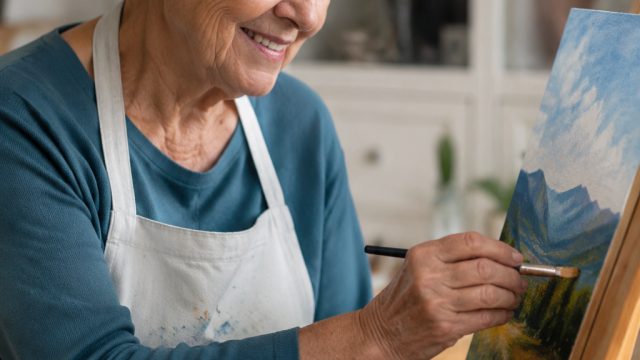 Exploring Hobbies That Significantly Lower Dementia Risk